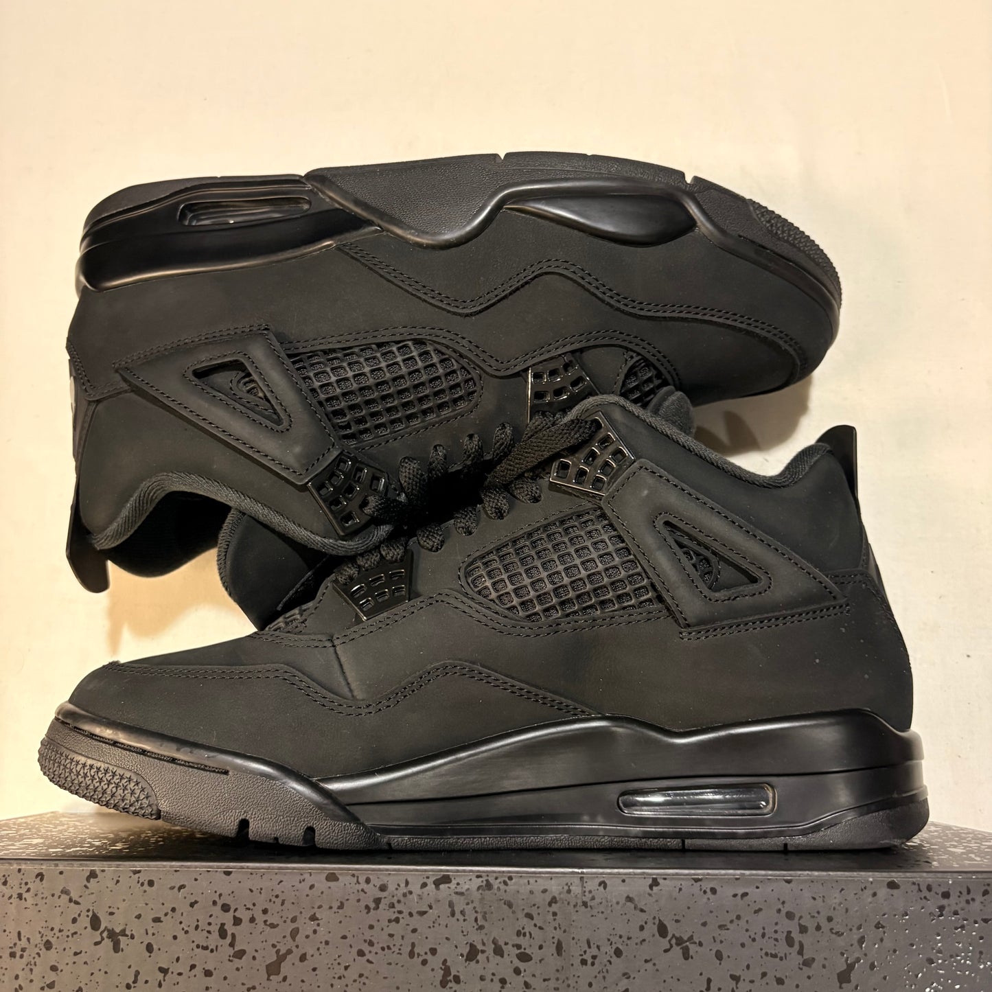 Jordan 4 Retro Black Cat (2025) U10