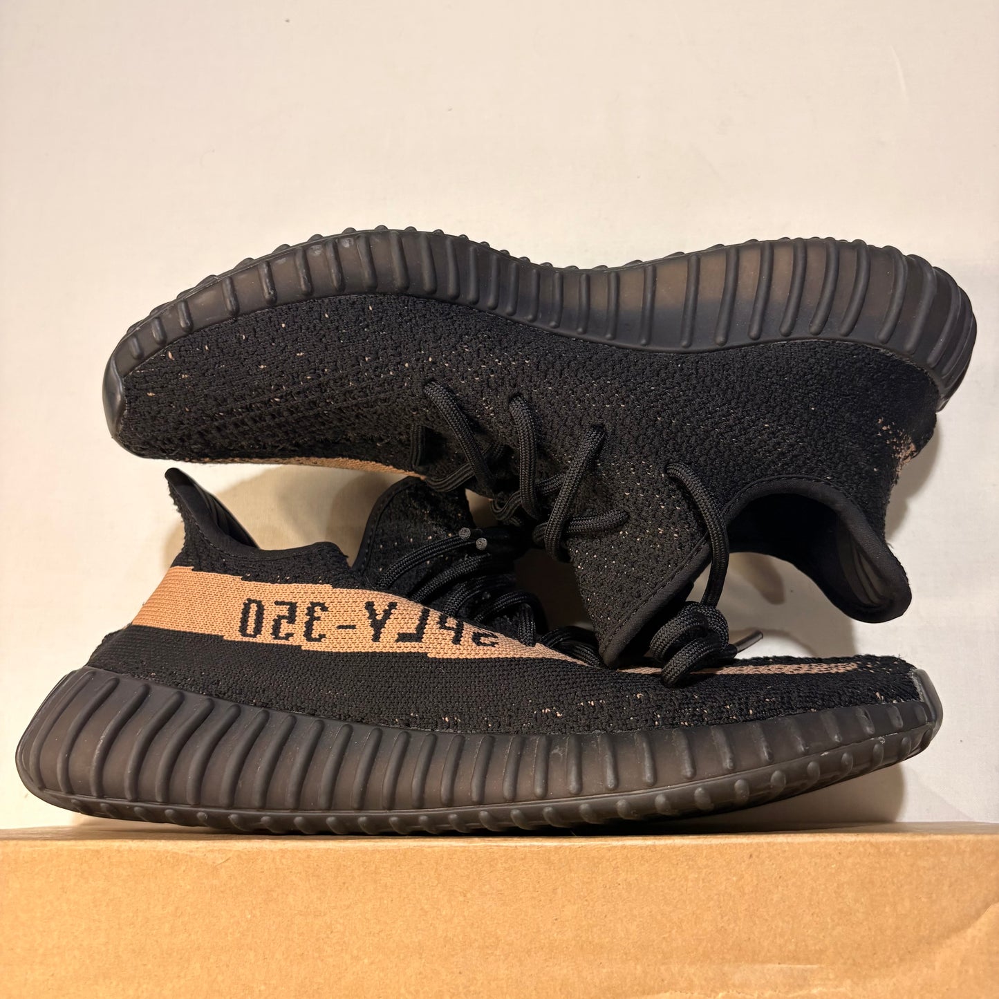 Adidas Yeezy Boost V2 Core Black Cooper U9
