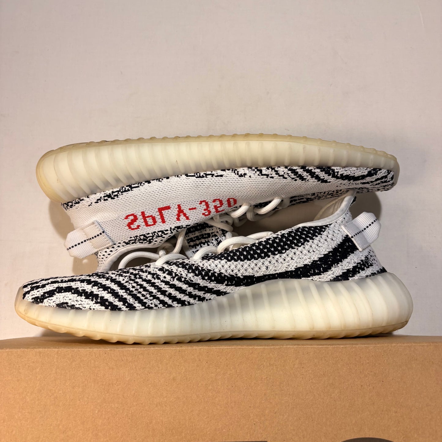 Adidas Yeezy 350 V2 Zebra U9.5