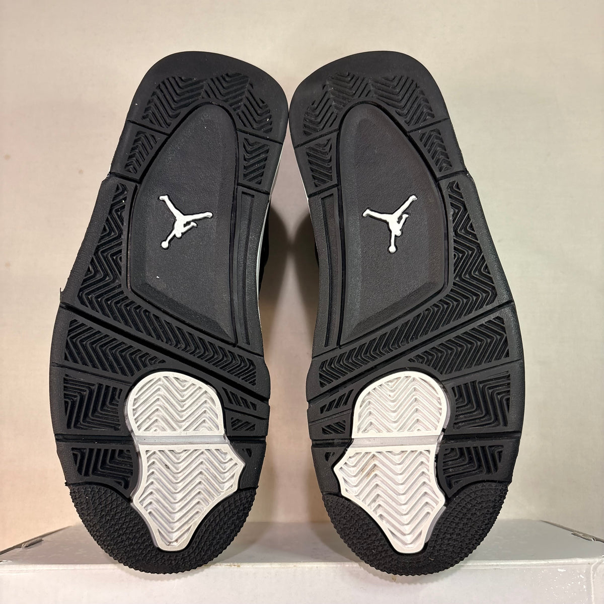 Jordan 4 Retro White Thunder U4.5