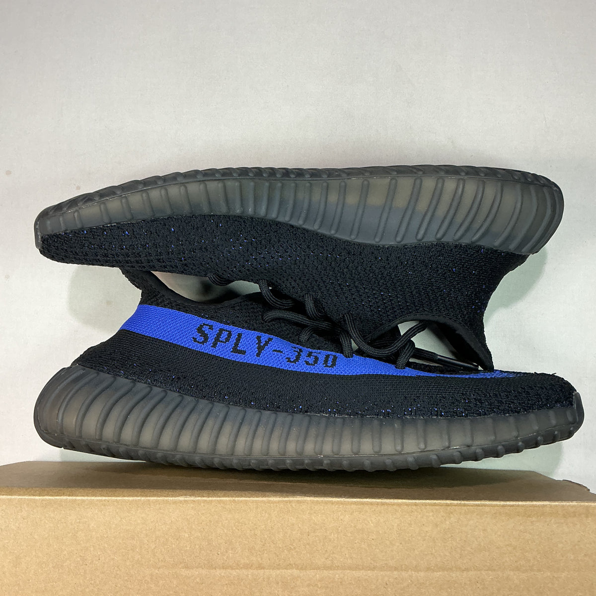 adidas Yeezy Boost 350 V2 Dazzling Blue U11.5