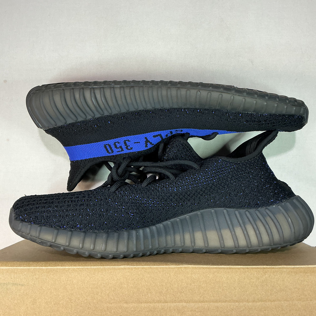 adidas Yeezy Boost 350 V2 Dazzling Blue U11.5