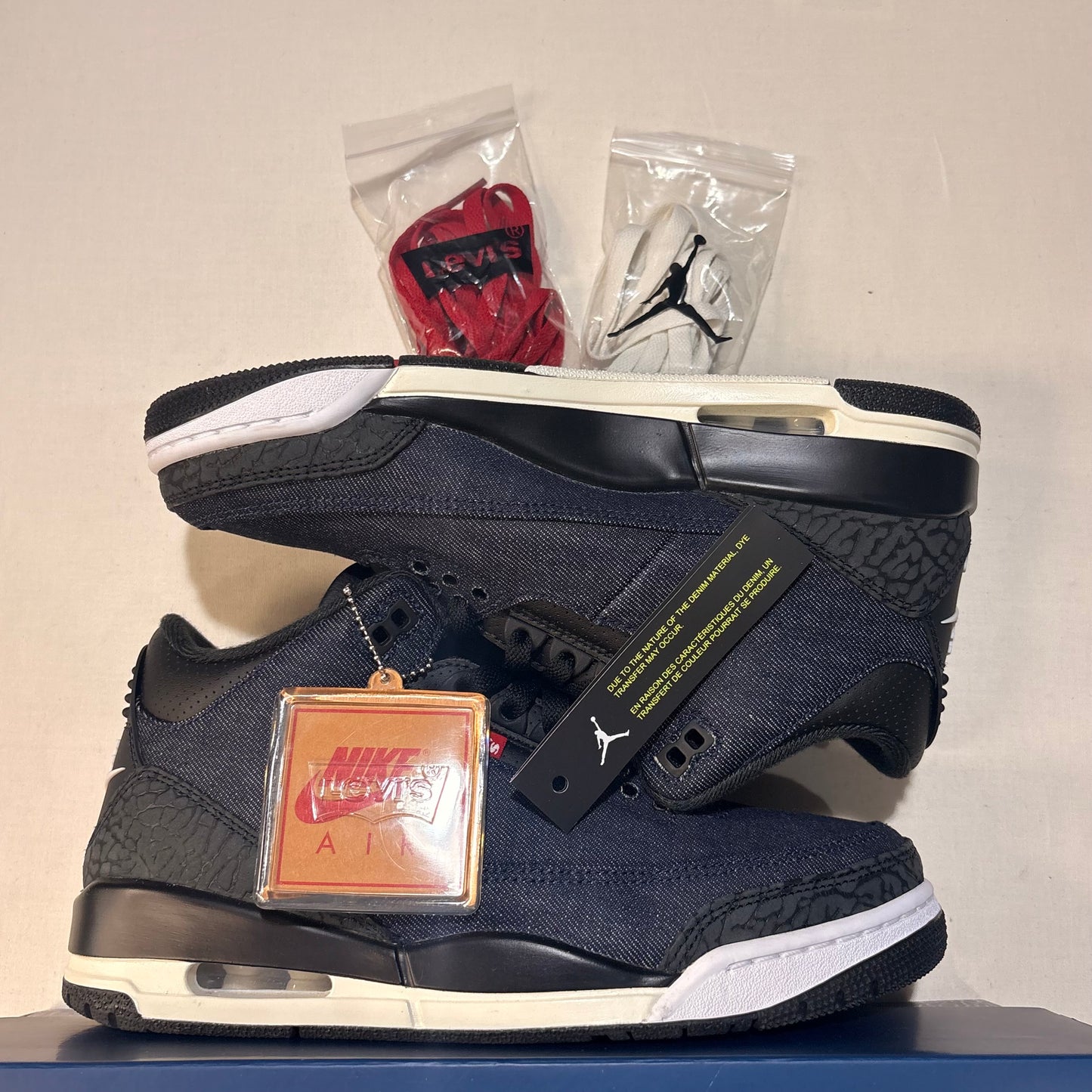 Jordan 3 Retro Levi's Indigo U8