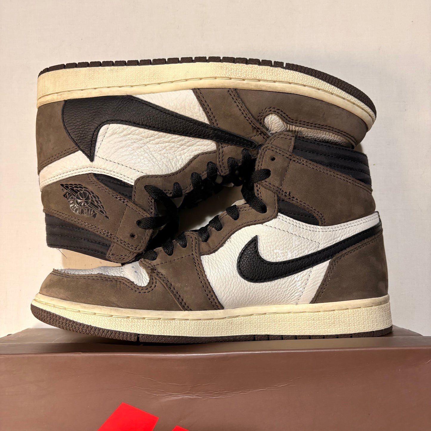 Jordan 1 Retro High Travis Scott Mocha U7