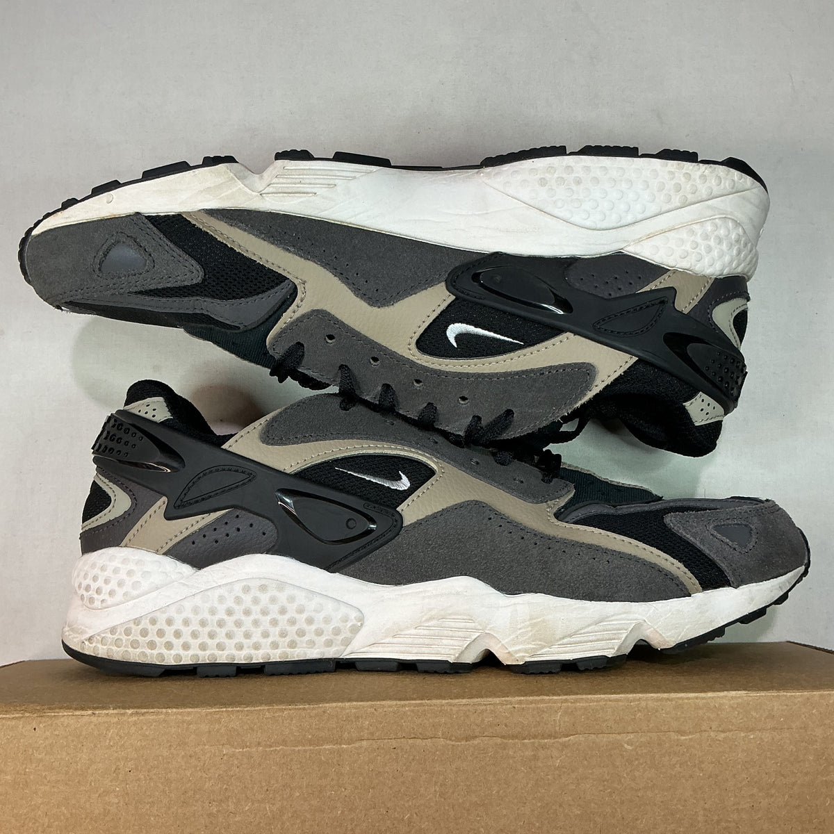 Nike Air Huarache Runner Black Medium Ash U10