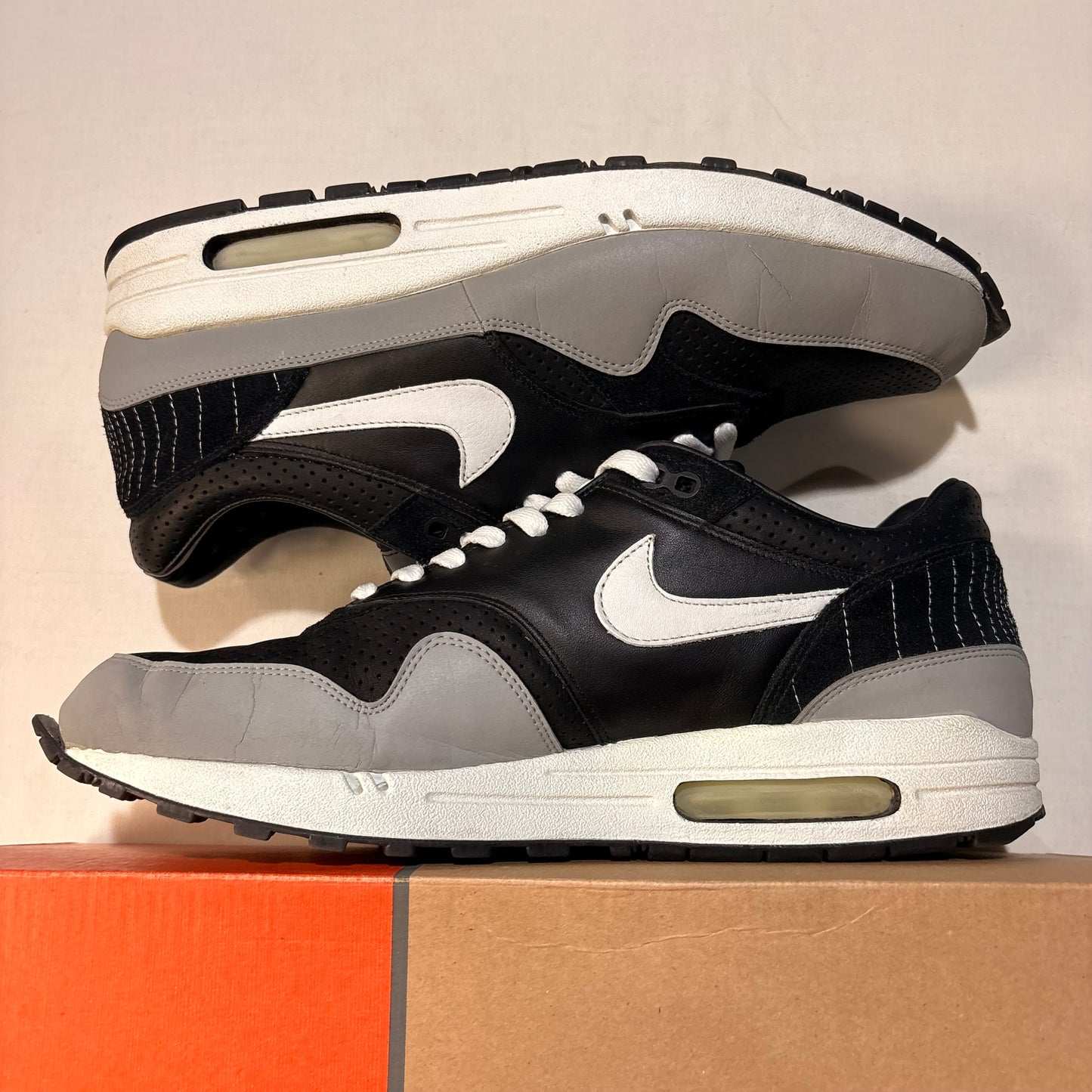 Nike Air Max 1 Hold Tight U12