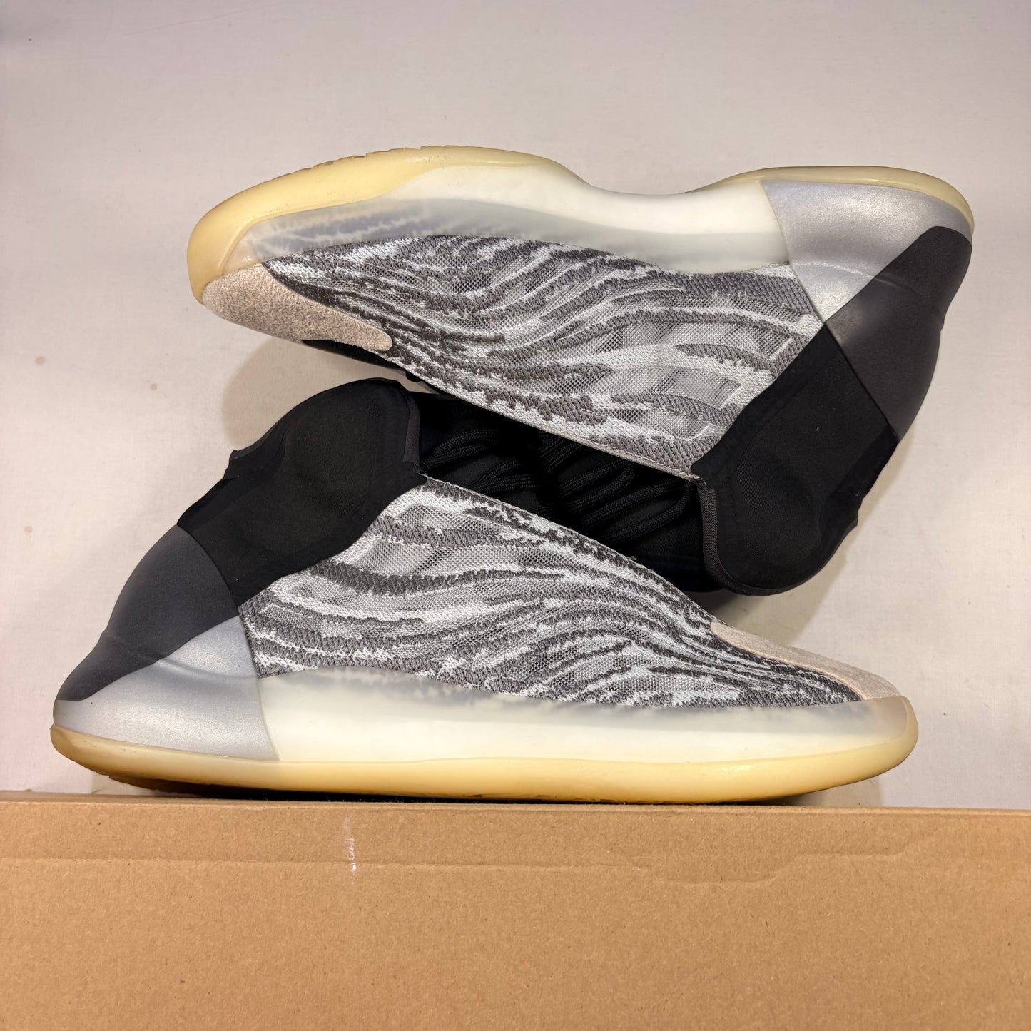 Adidas Yeezy Qntm U8.5