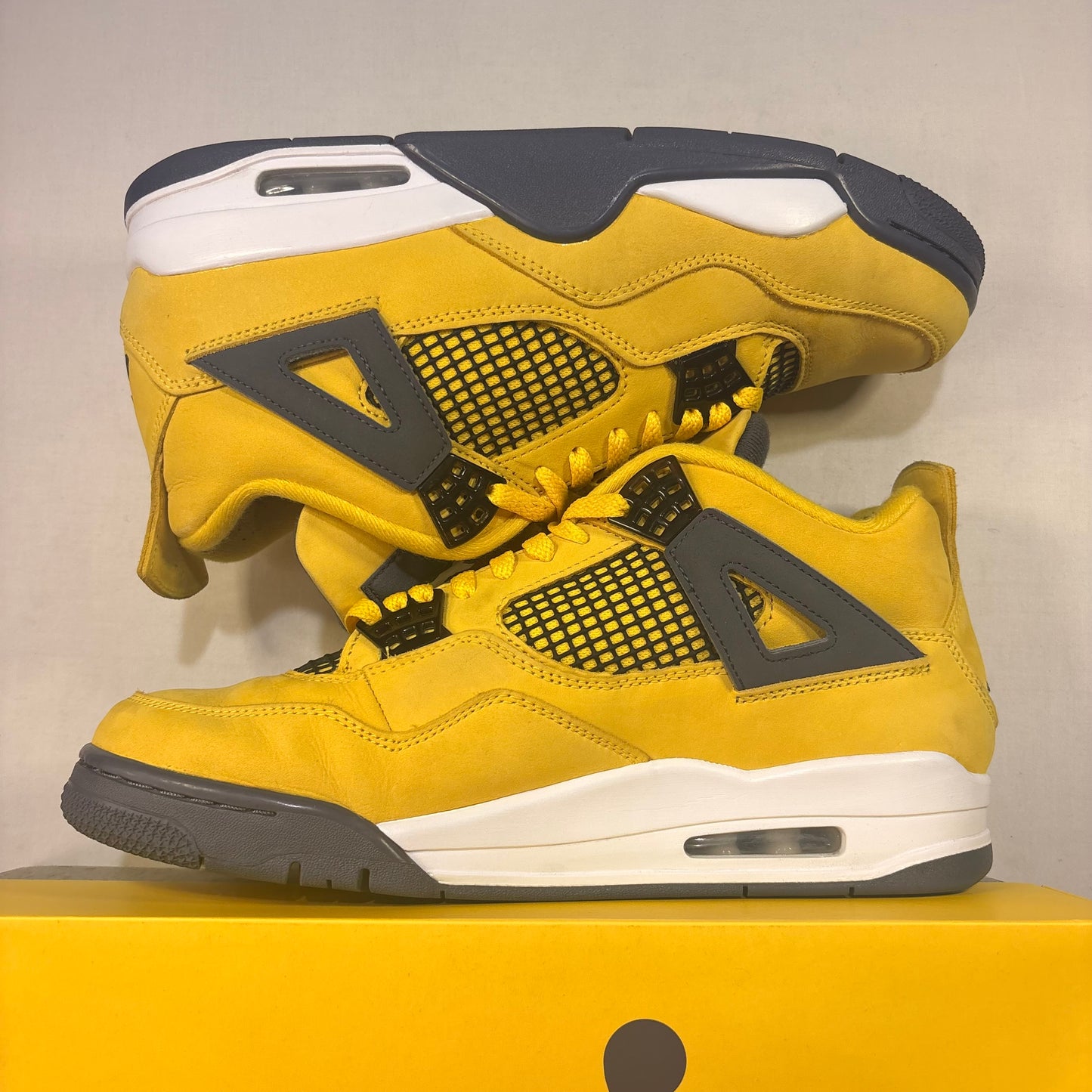 Jordan 4 Retro Lightning (2021) U10
