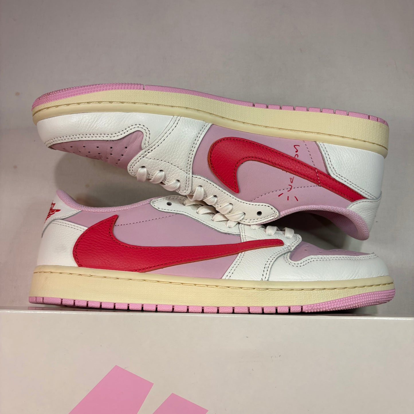 Jordan 1 Retro Low Travis Scott Tropical Pink U10