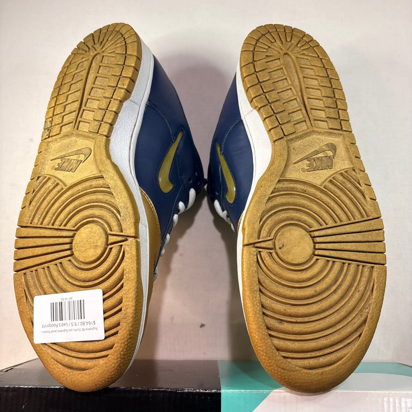 Supreme Sb Dunk Low Supreme Jewel Swoosh Gold U9.5