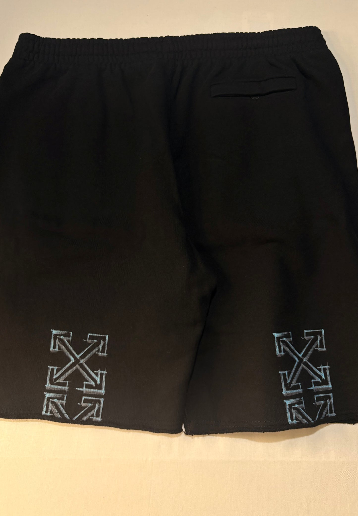 Off-White Marker Arrows Bermuda Shorts