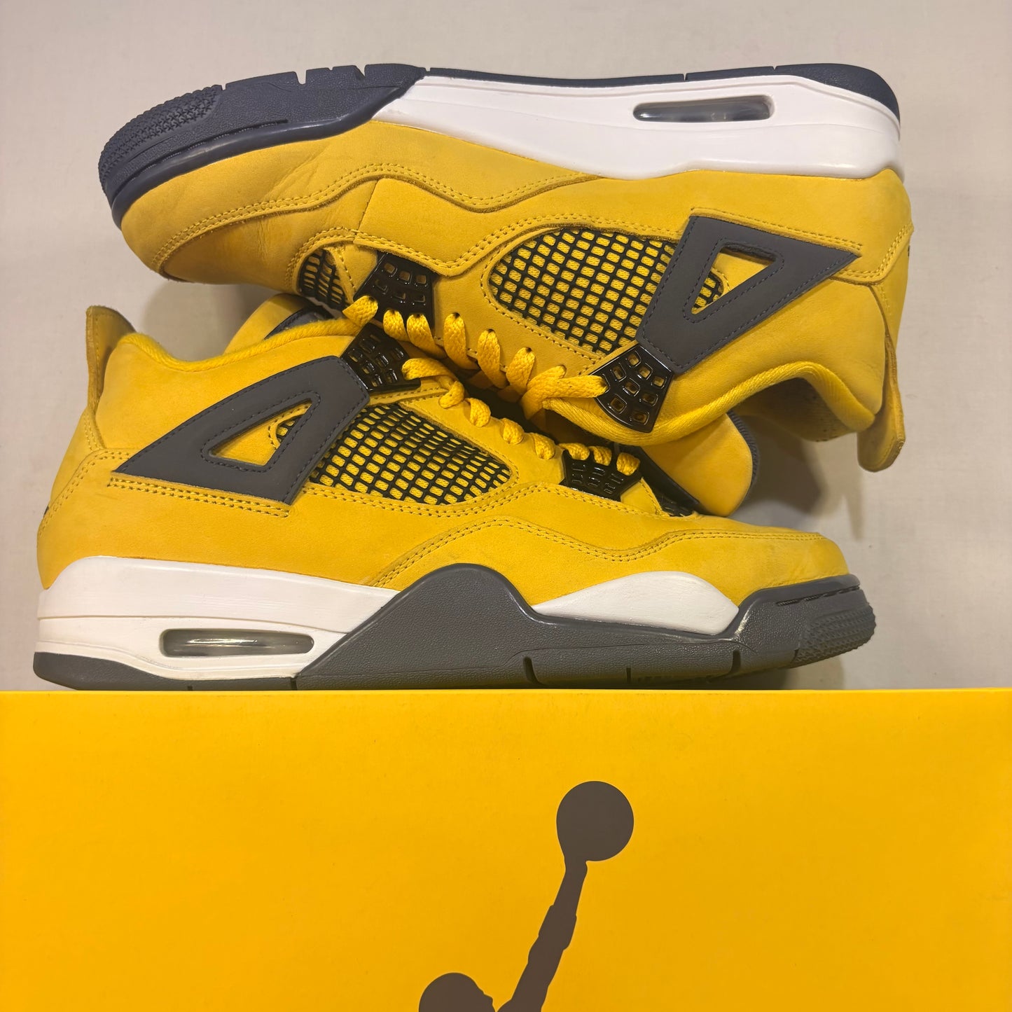Jordan 4 Retro Lightning (2021) U10