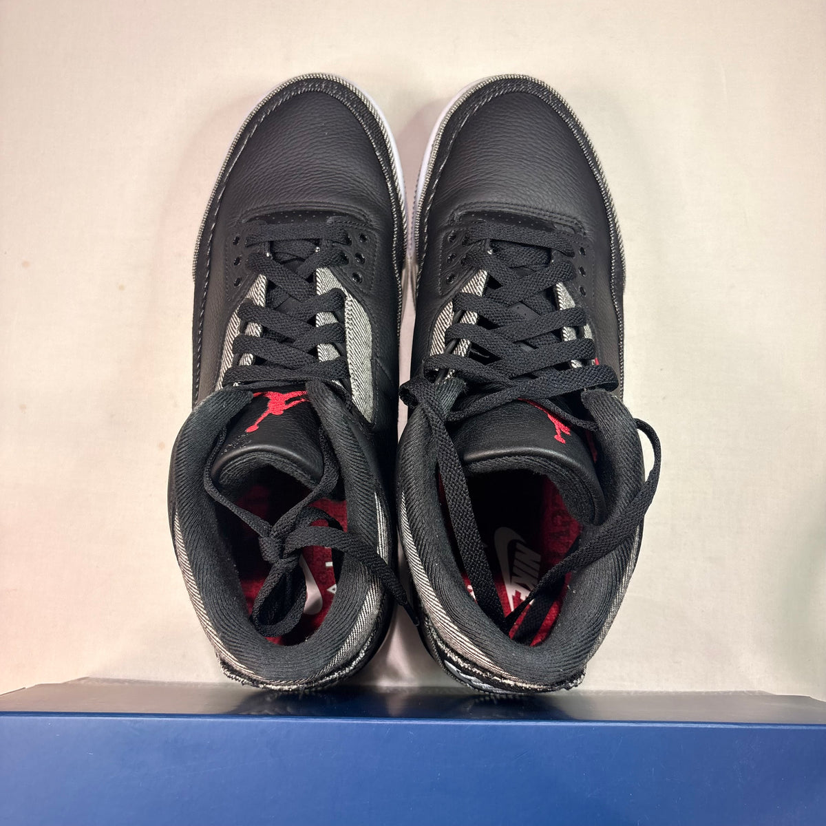 Jordan 3 Retro Levi's Black U10