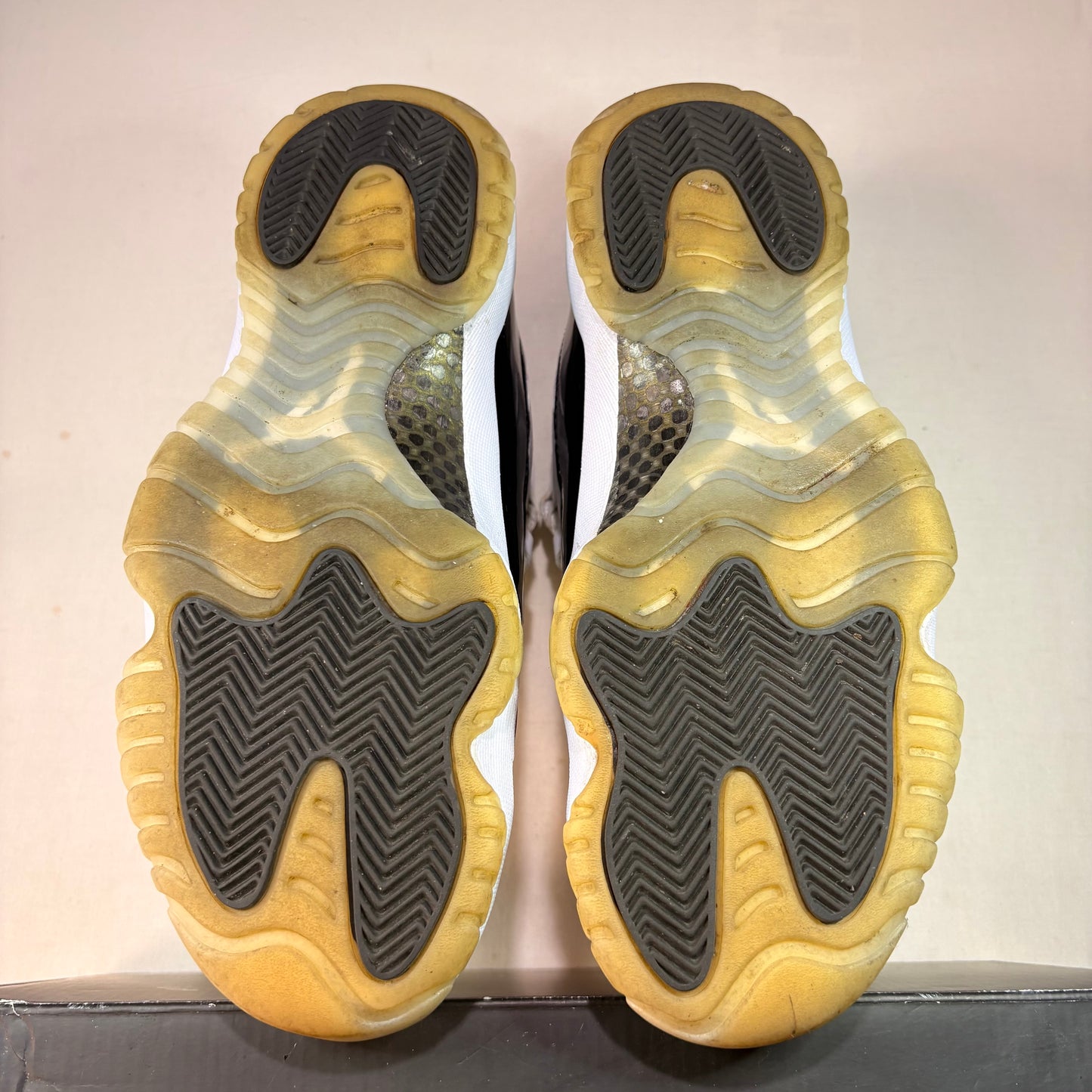 Jordan 11 Retro DMP Gratitude (2023) U9
