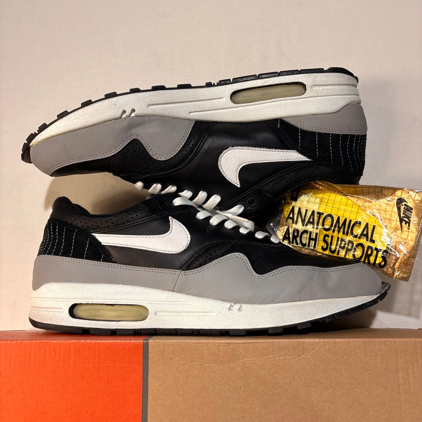 Nike Air Max 1 Hold Tight U12