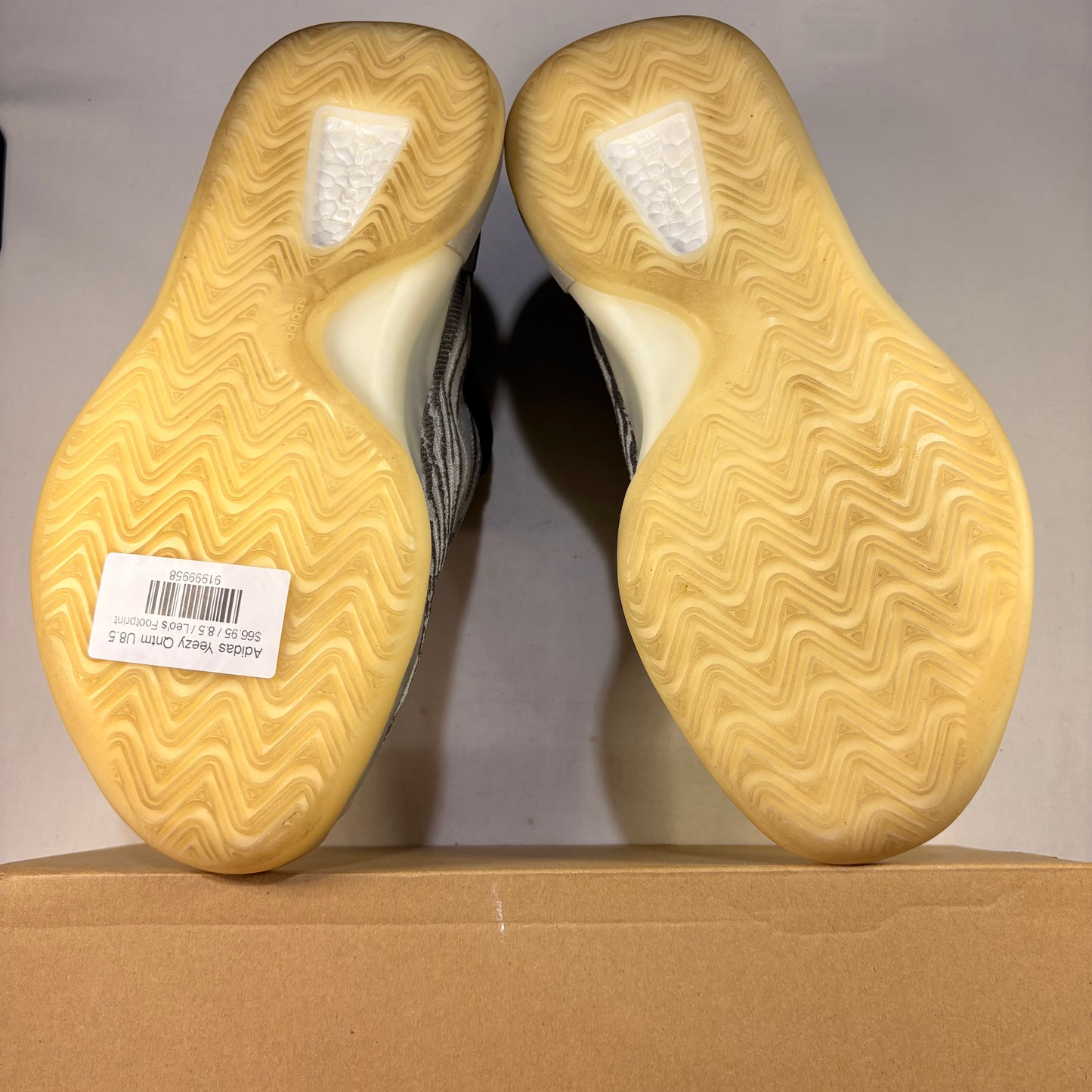 Adidas Yeezy Qntm U8.5