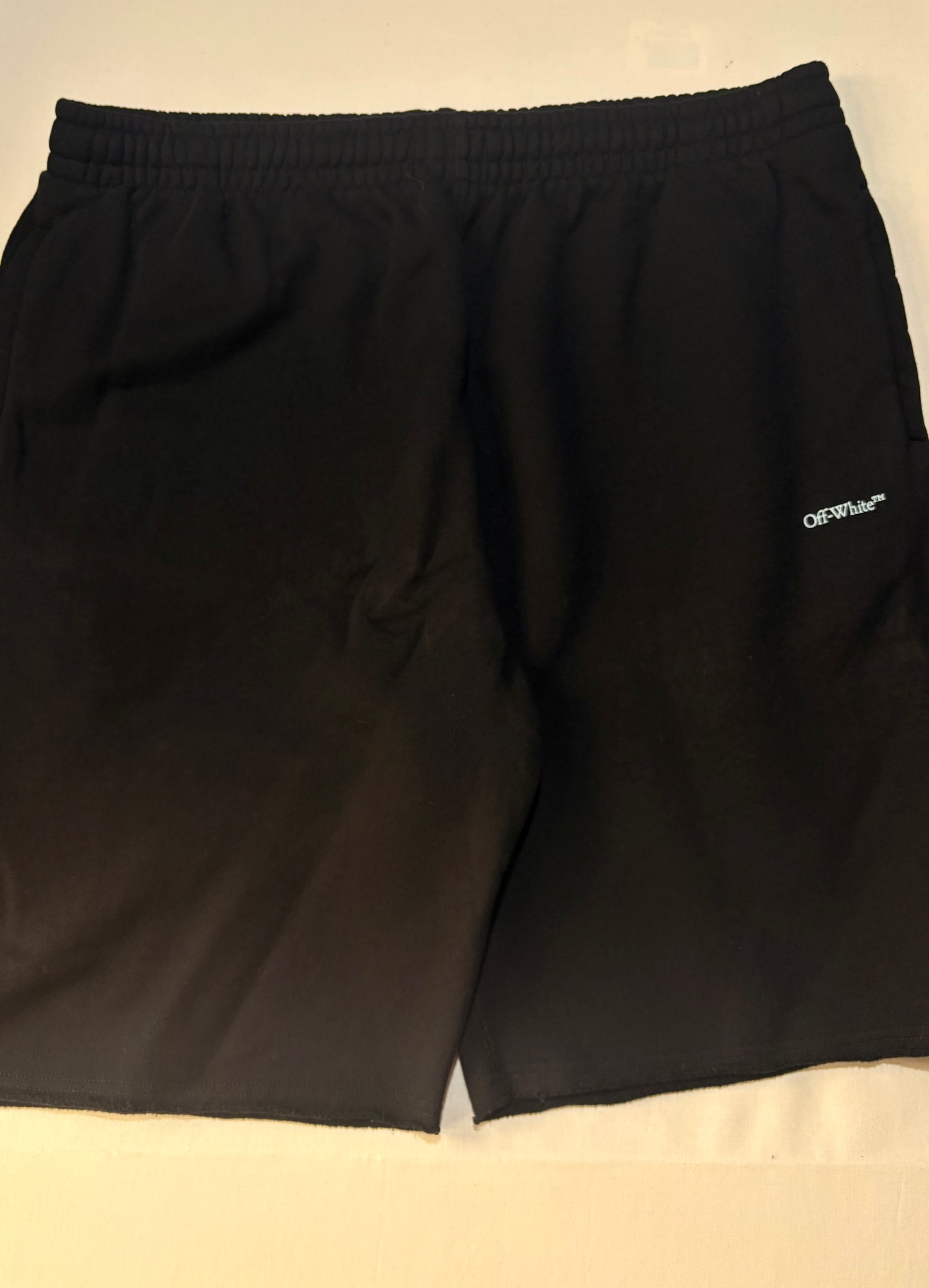 Off-White Marker Arrows Bermuda Shorts