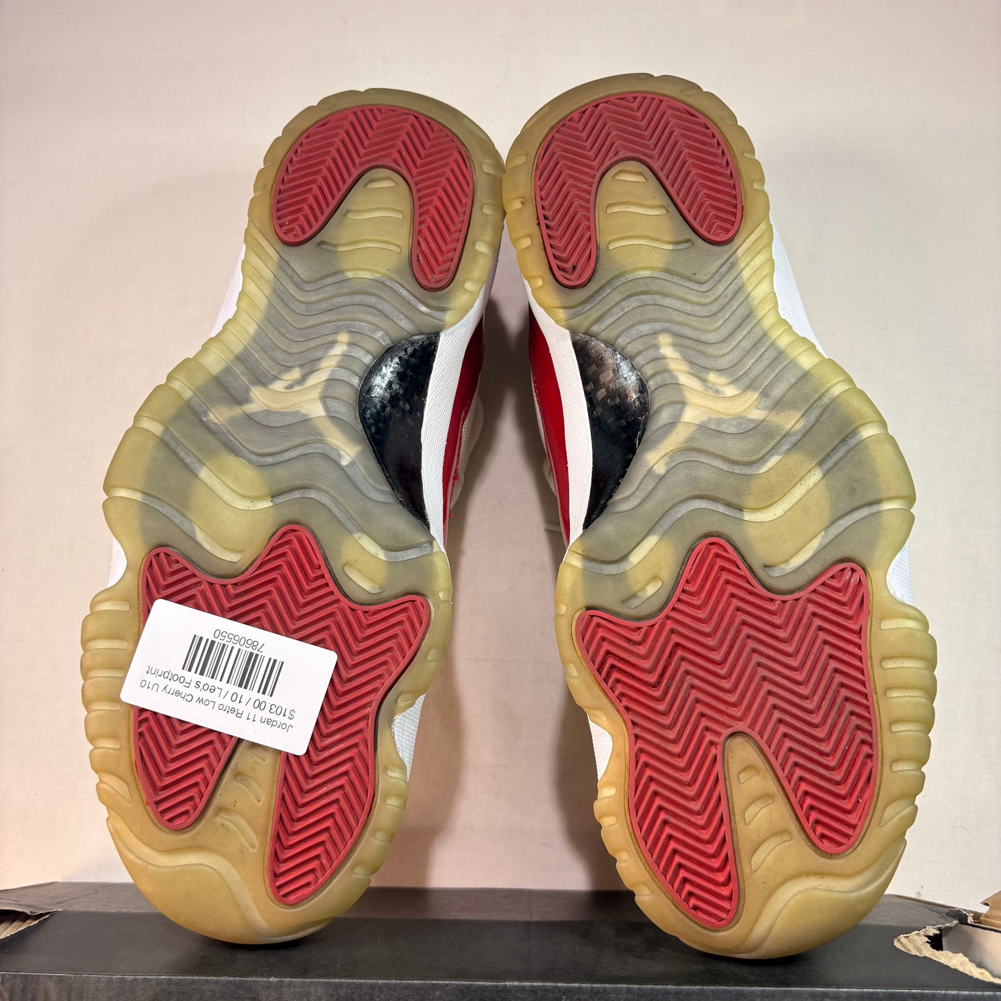 Jordan 11 Retro Low Cherry U10