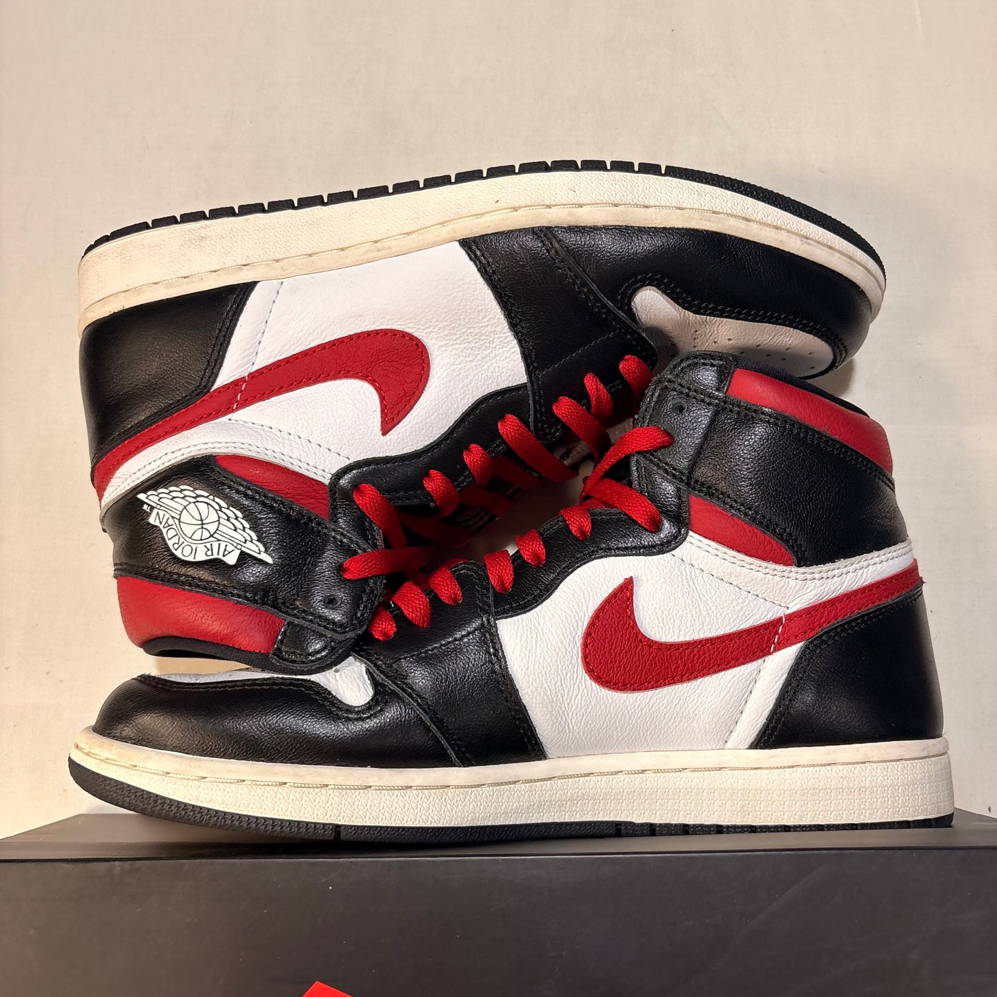 Jordan 1 Retro High Black Gym Red U10
