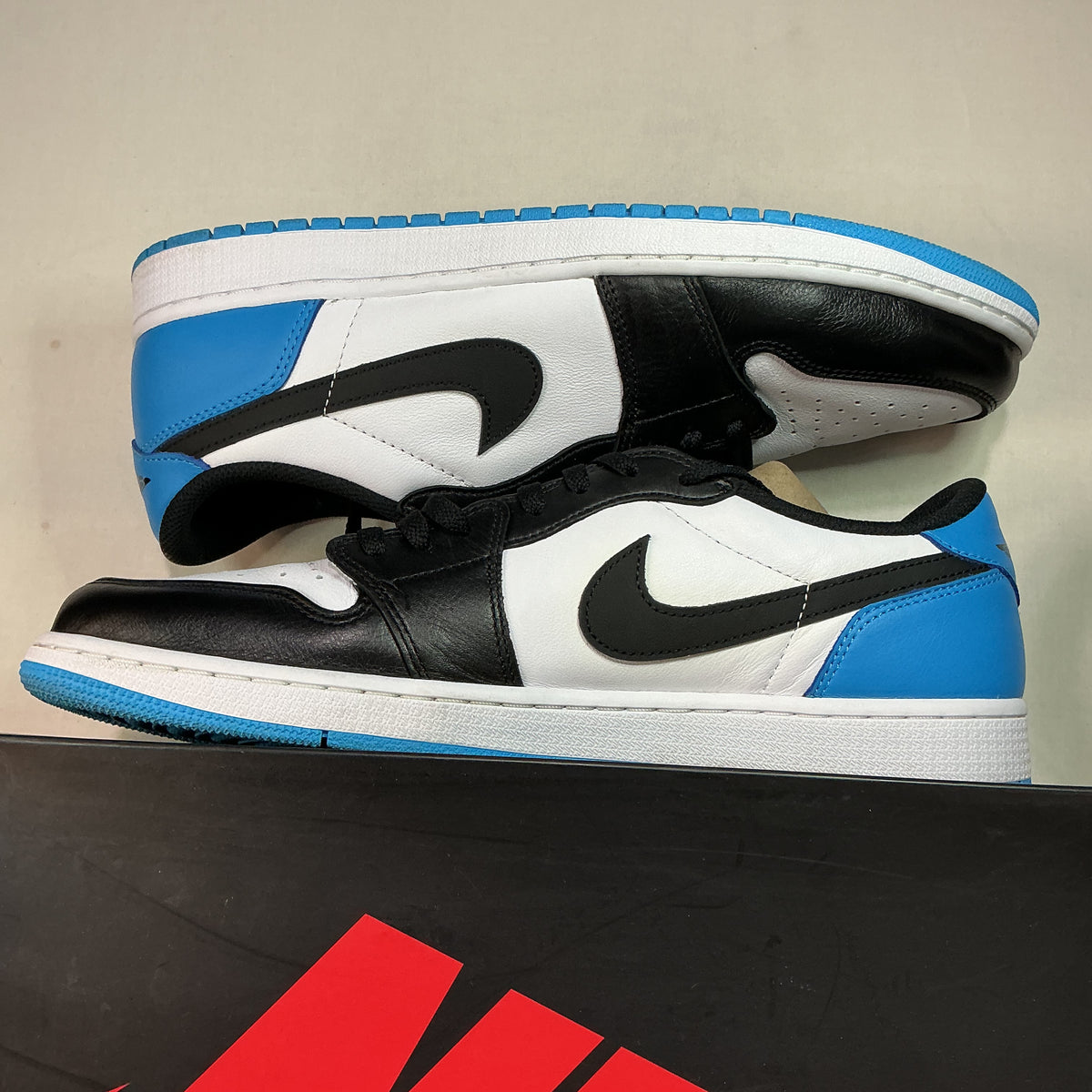 Jordan 1 Retro Low Powder Blue U14