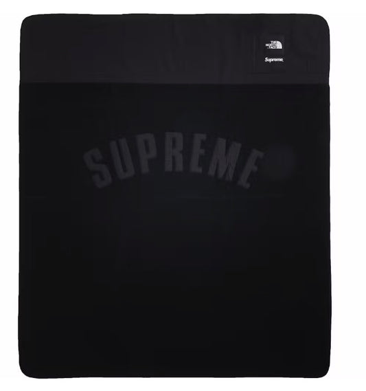Supreme SS19 TNF Arc Logo Denali Fleece Blanket U