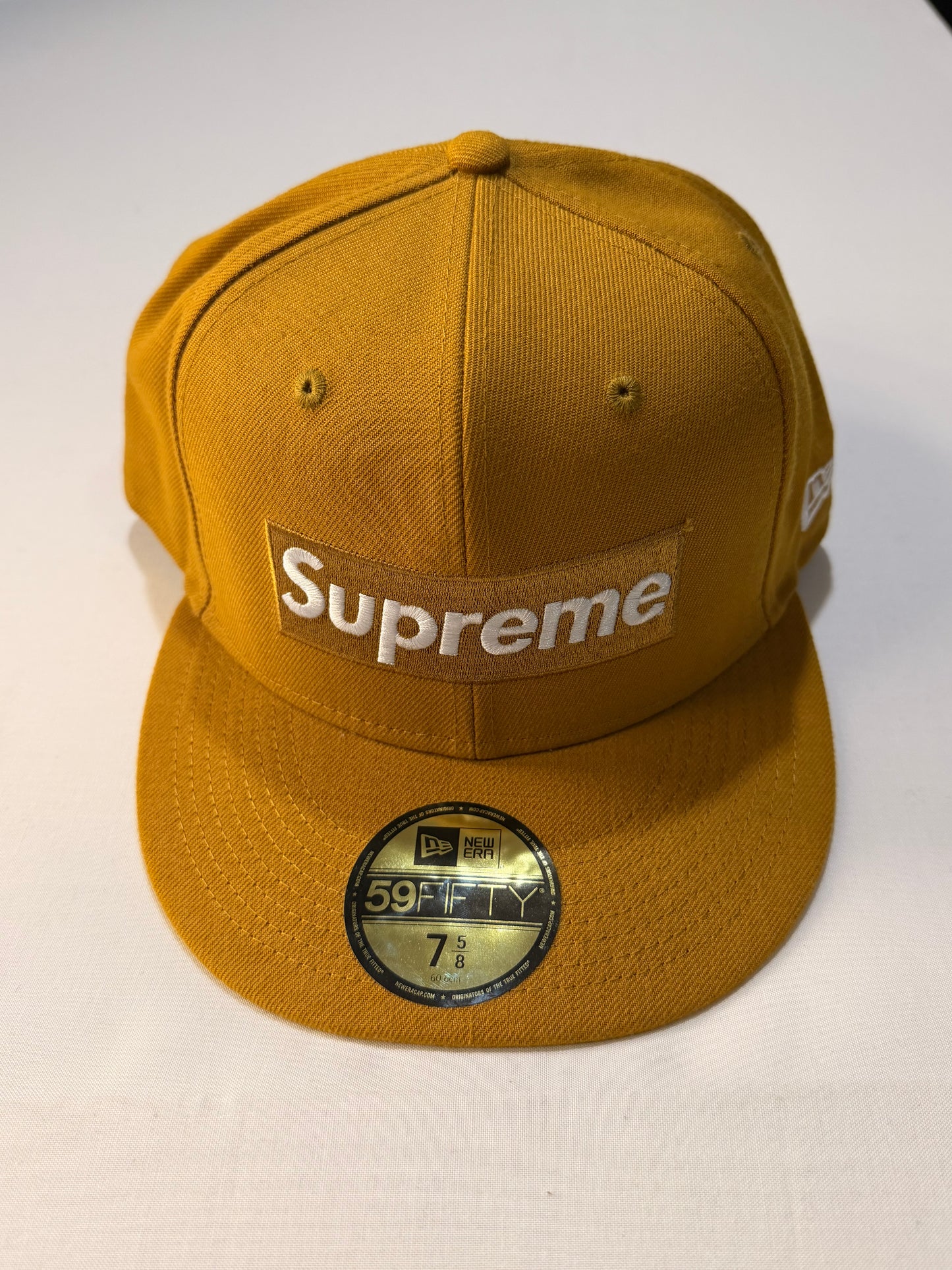 Supreme SS21 Champions Box Logo New Era Hat