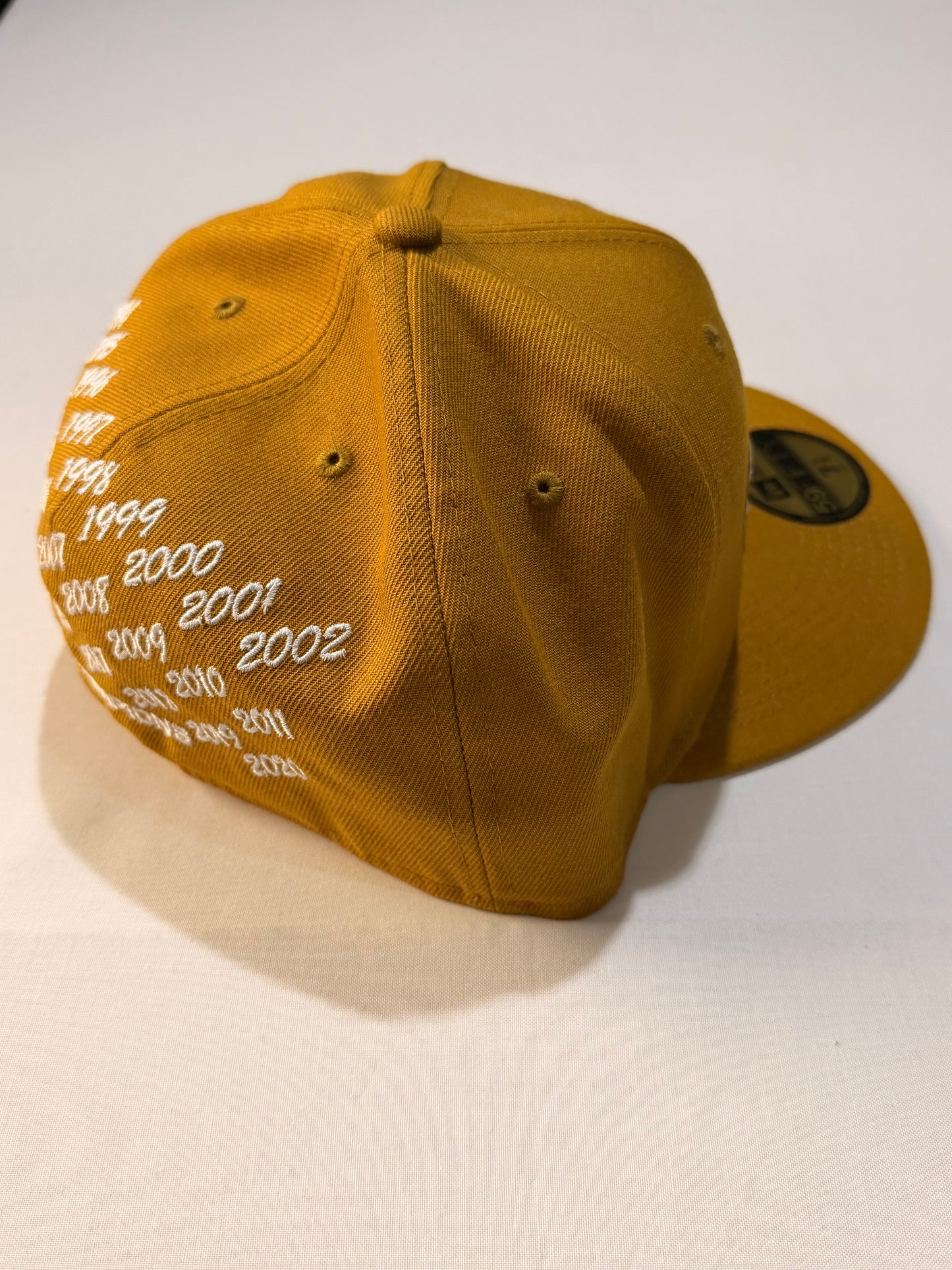 Supreme SS21 Champions Box Logo New Era Hat