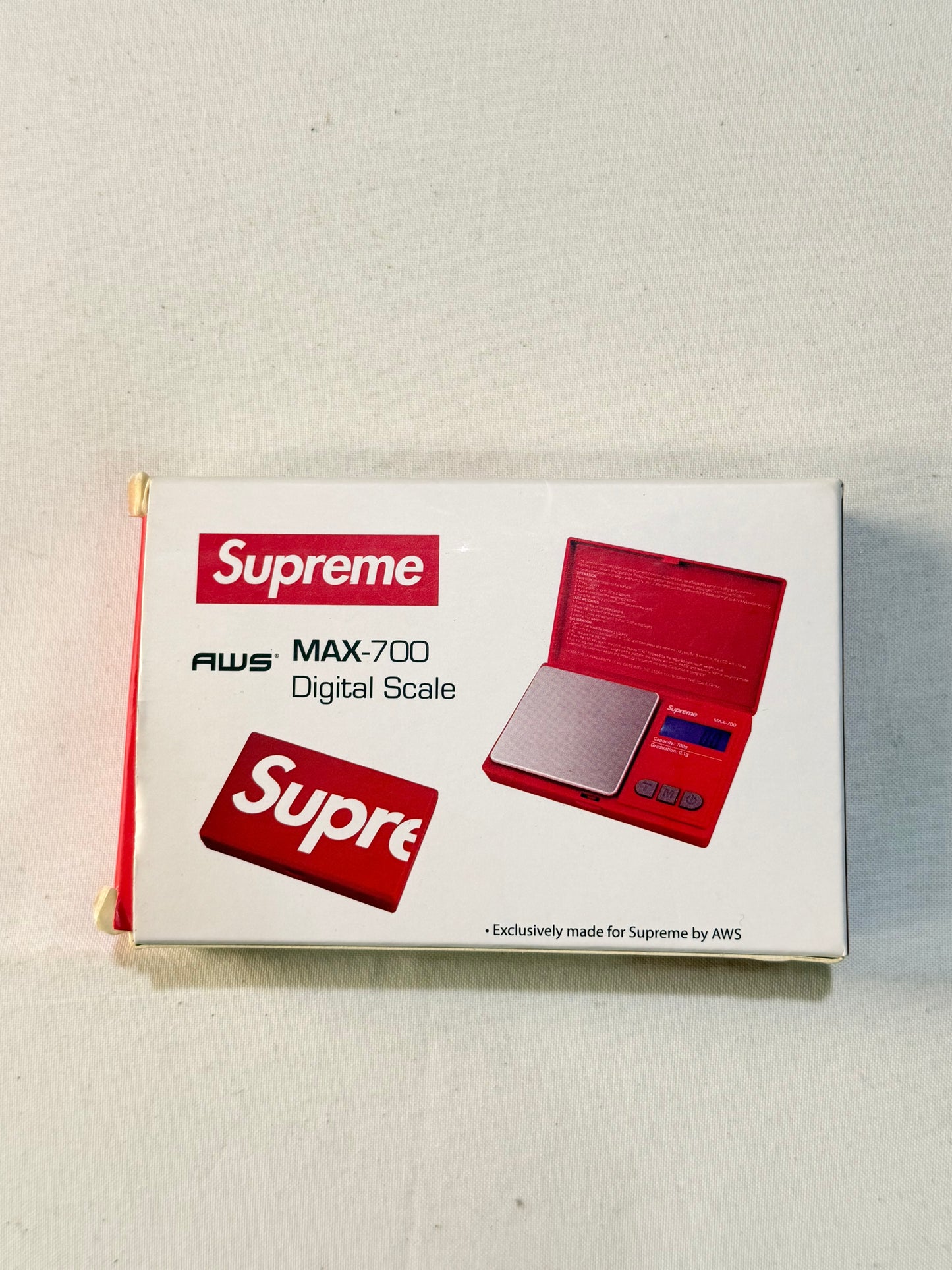 Supreme FW18 AWS Max 700 Digital Scale Red U