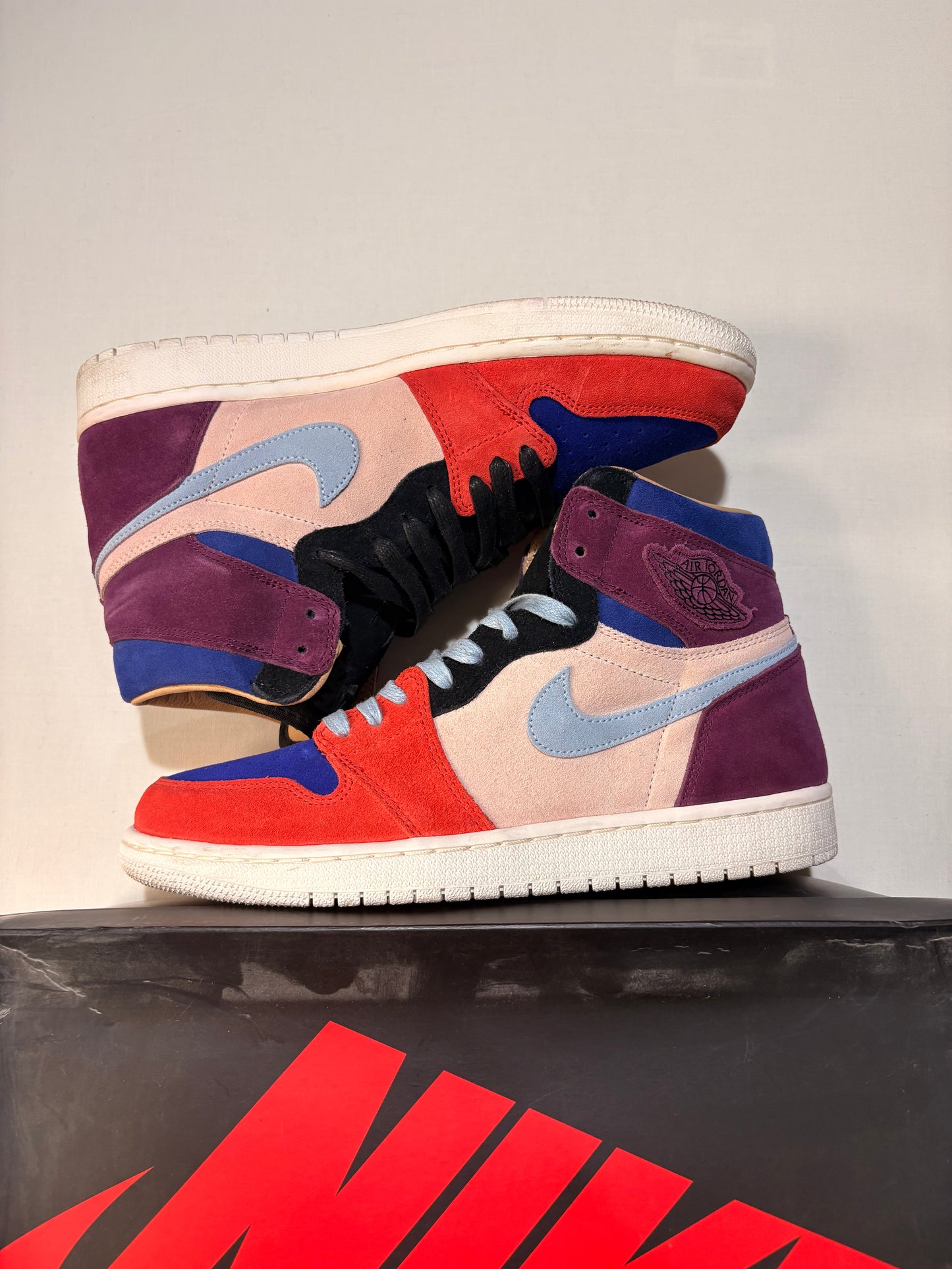 Jordan 1 High Retro Aleali May Court Lux U10W