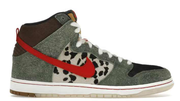 Nike SB Dunk High Dog Walker